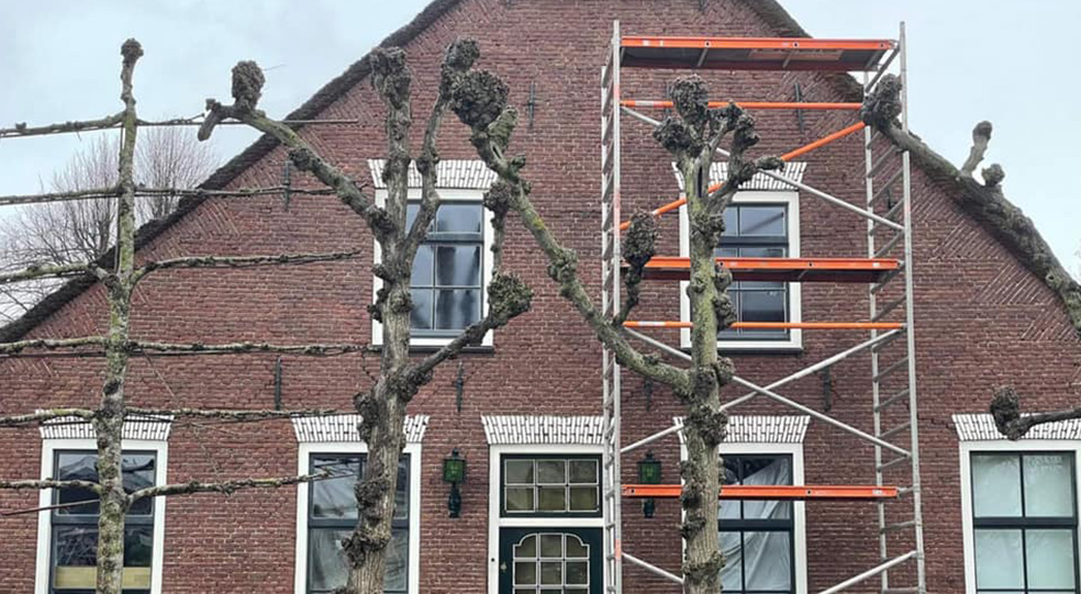 Gevelstenen weer als nieuw na professionele gevelreiniging